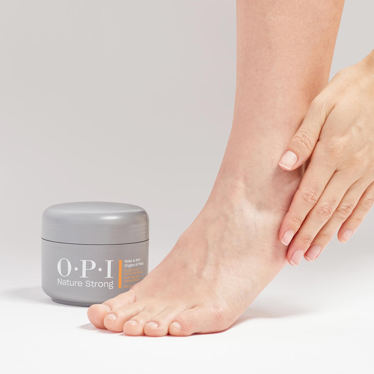OPI Nature Strong Smooth It Out Hand & Foot Scrub 250 mL